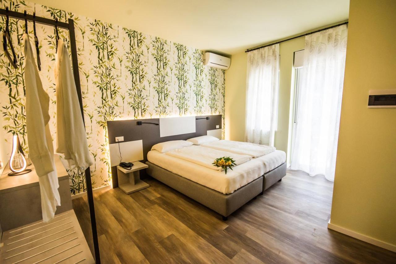 Hotel Eden ตอร์รีเดลเบนาโก ภายนอก รูปภาพ