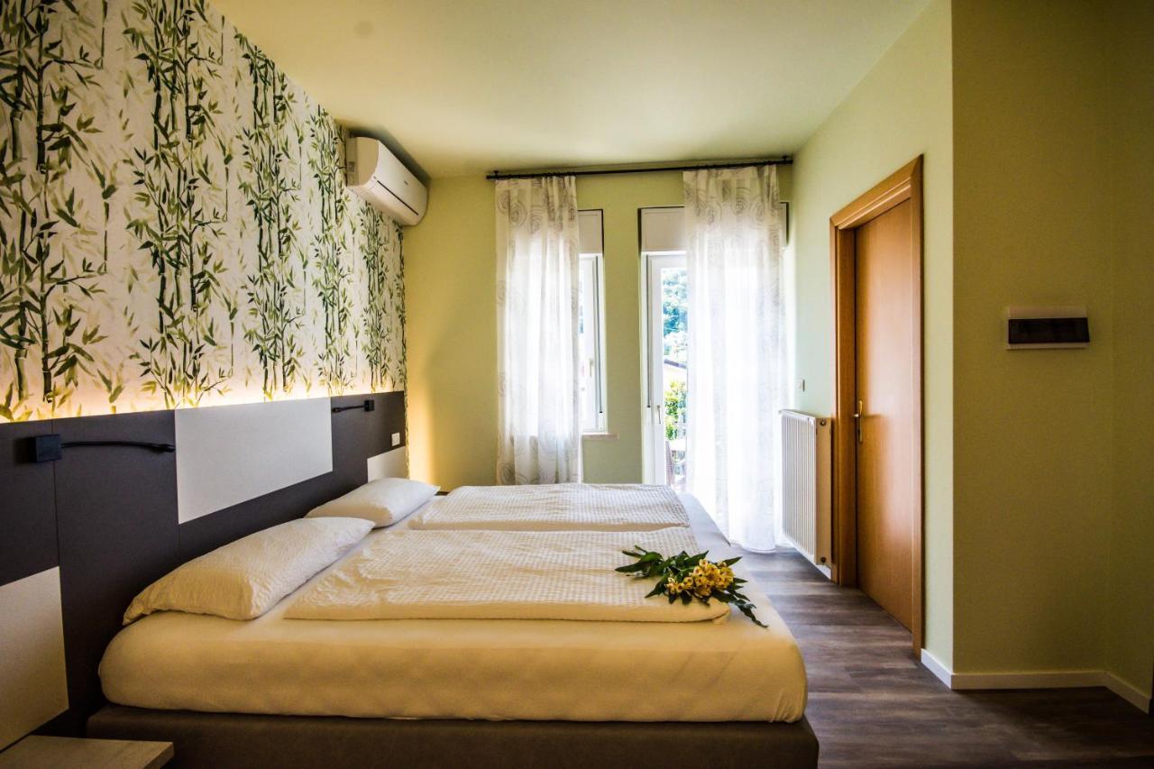 Hotel Eden ตอร์รีเดลเบนาโก ภายนอก รูปภาพ