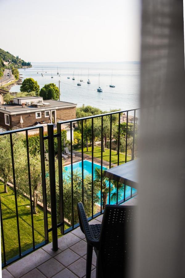 Hotel Eden ตอร์รีเดลเบนาโก ภายนอก รูปภาพ