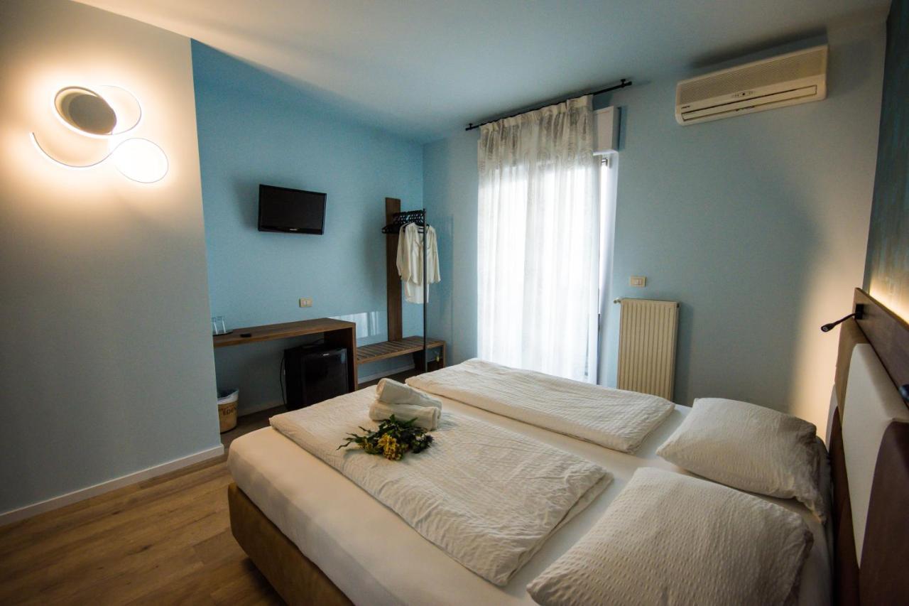 Hotel Eden ตอร์รีเดลเบนาโก ภายนอก รูปภาพ