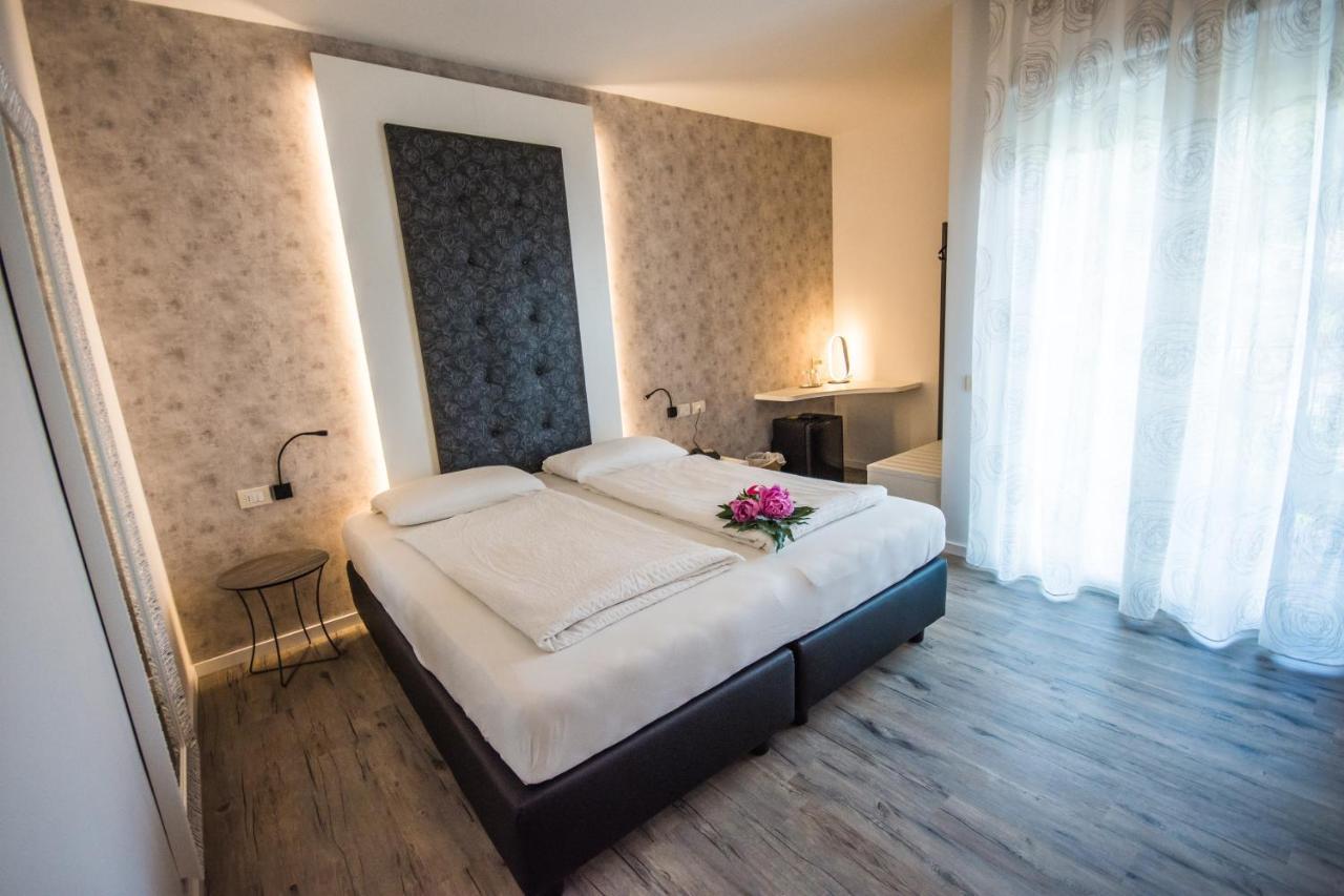 Hotel Eden ตอร์รีเดลเบนาโก ภายนอก รูปภาพ