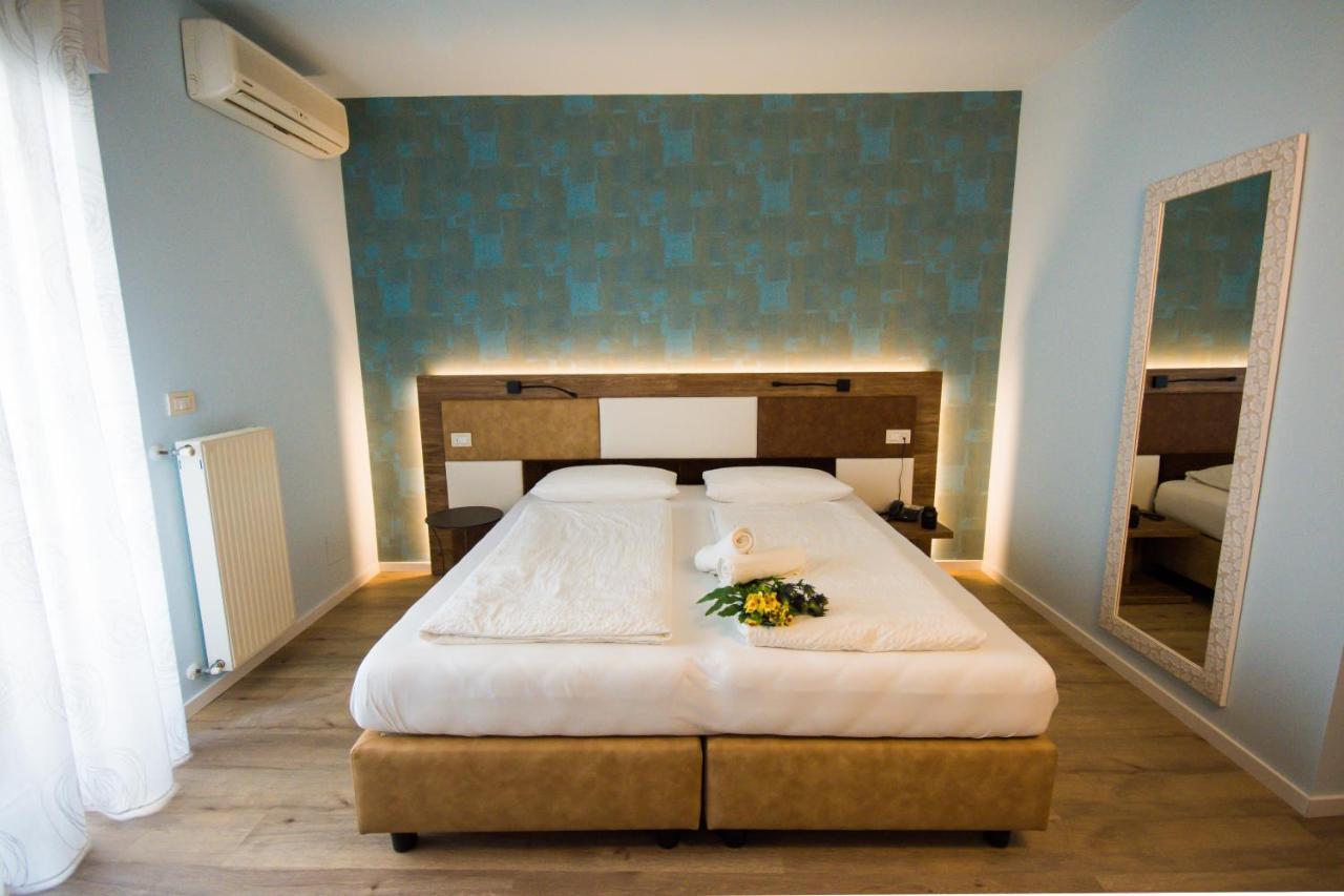 Hotel Eden ตอร์รีเดลเบนาโก ภายนอก รูปภาพ