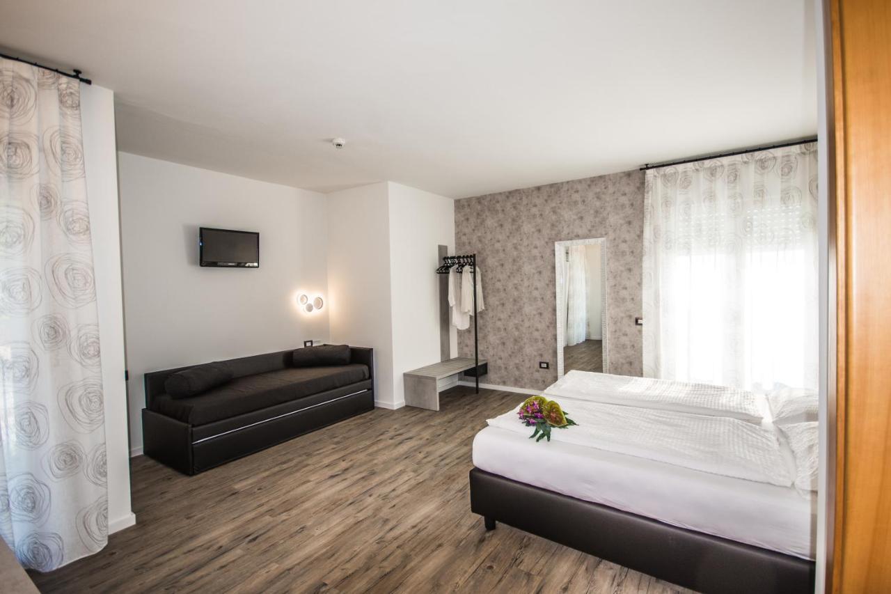 Hotel Eden ตอร์รีเดลเบนาโก ภายนอก รูปภาพ